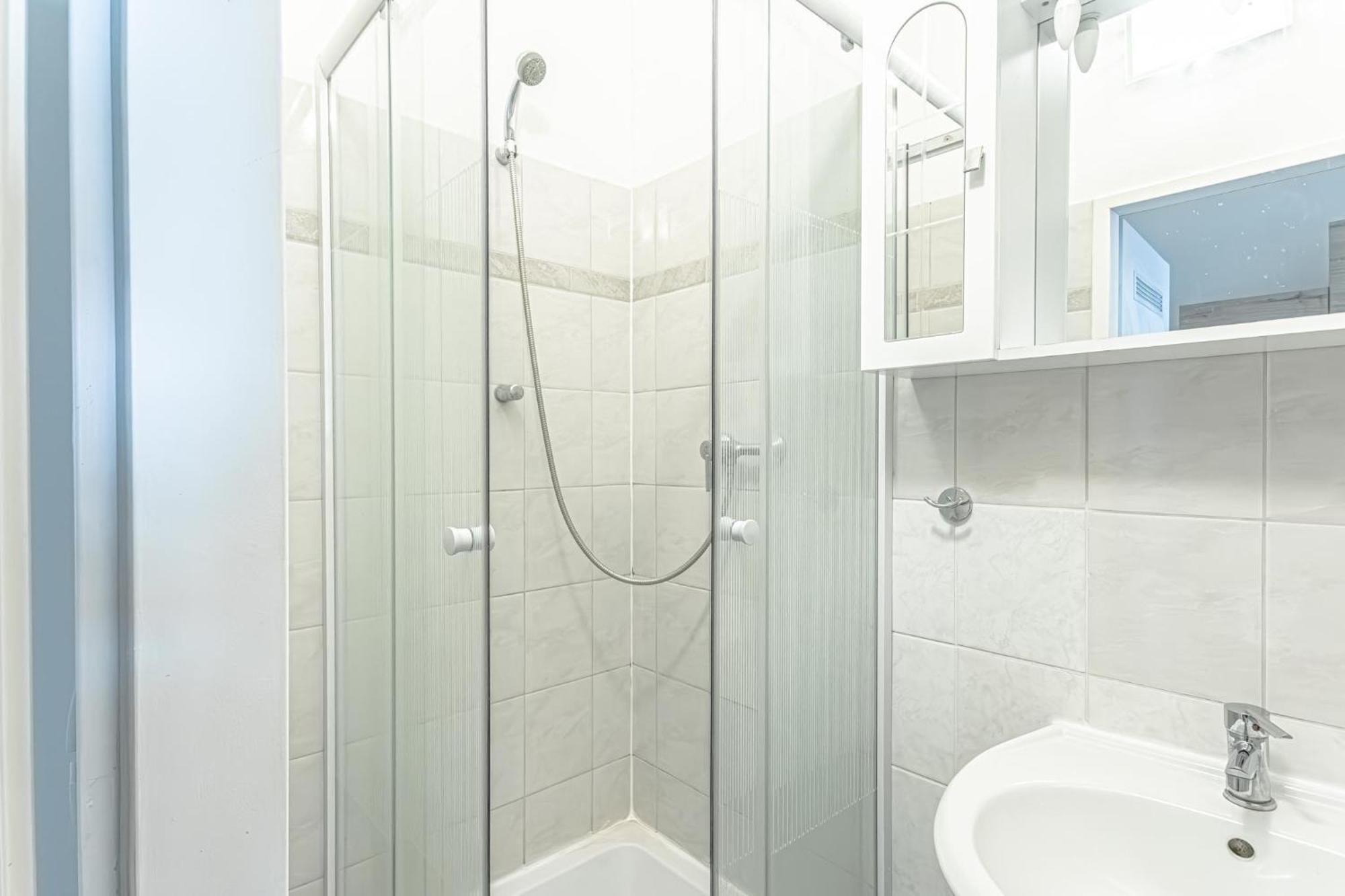 Explore Vienna 2Br And 1Lr Retreat Near Westbahnhof Bagian luar foto
